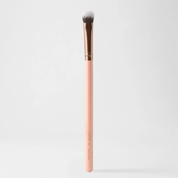 Luxie Other - New Luxie Beauty 209 Large Shader Brush, Rose Gold